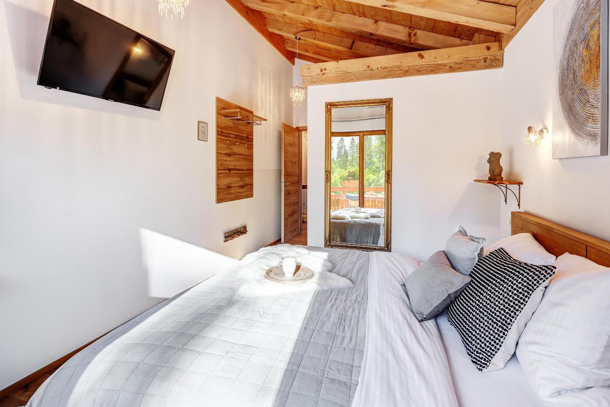 Landhaus Trinis - Gaestezimmer - Bad - Bett - Kleine Kaffee - Tee-Theke Mit Kuehlschrank - Parkplatz Rotta Exterior foto