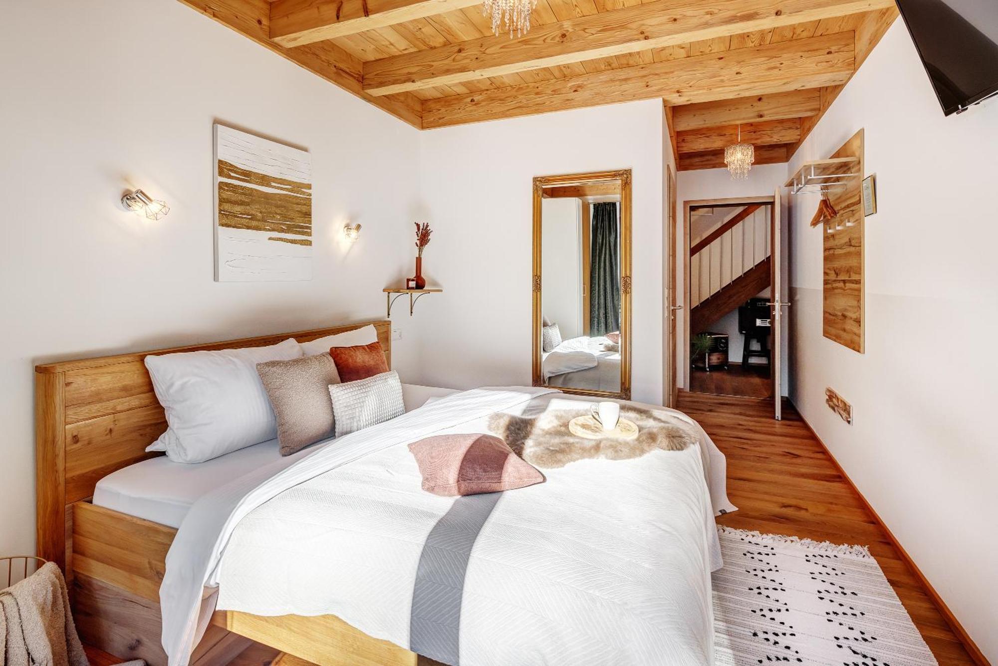 Landhaus Trinis - Gaestezimmer - Bad - Bett - Kleine Kaffee - Tee-Theke Mit Kuehlschrank - Parkplatz Rotta Exterior foto